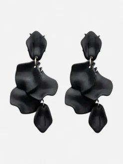 Bow 19 korvakorut Leaf Earring, musta