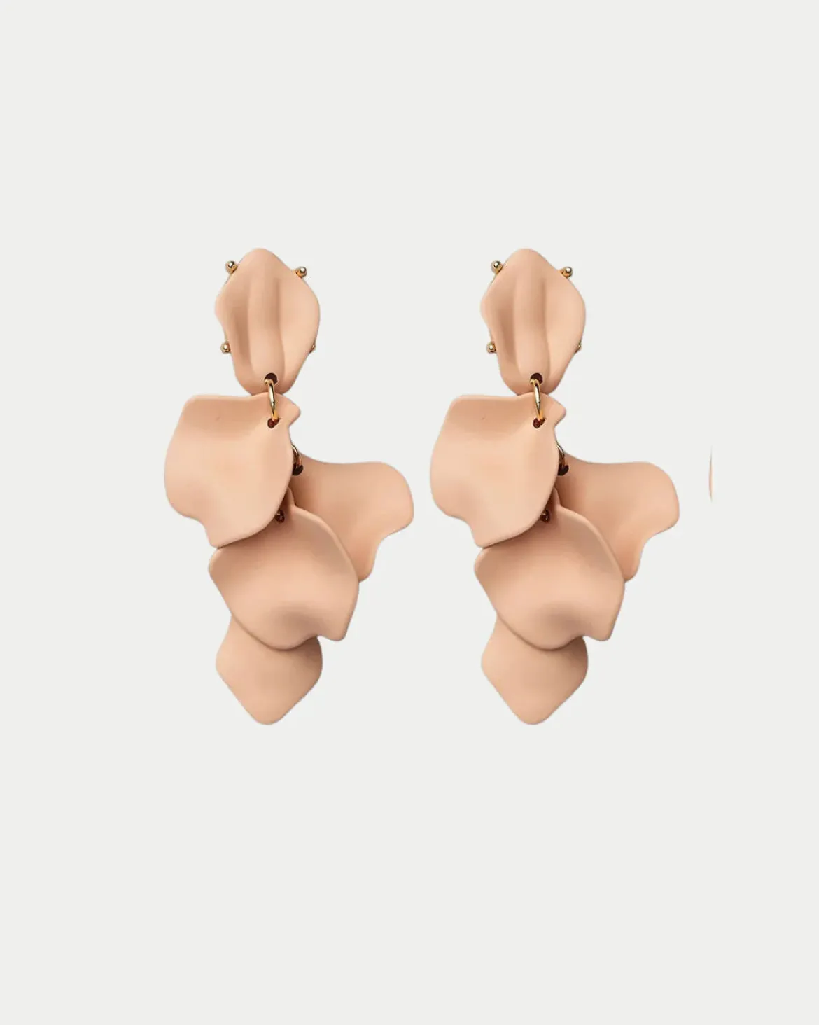 Bow 19 korvakorut Leaf Earring, puuteri/nude