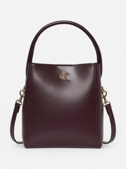 Calvin Klein Accessories laukku CK BUCKET WITH STRAP, viininpunainen