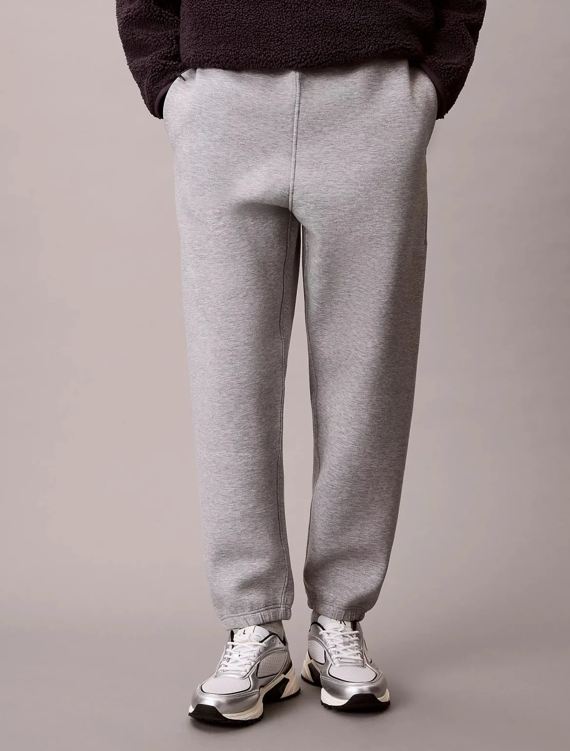 Calvin Klein Jeans miesten collegehousut Cotton Spacer Jogger, vaaleanharmaa
