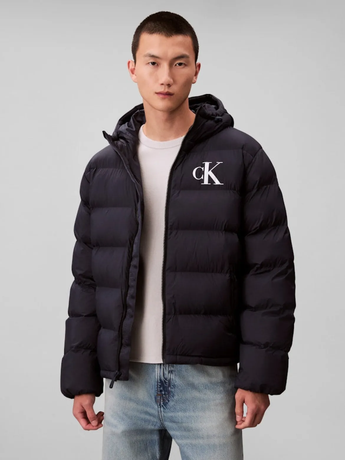 Calvin Klein Jeans miesten Puffertakki, LS NYLON MONOGRAM PUFFER JACKET Tummansininen