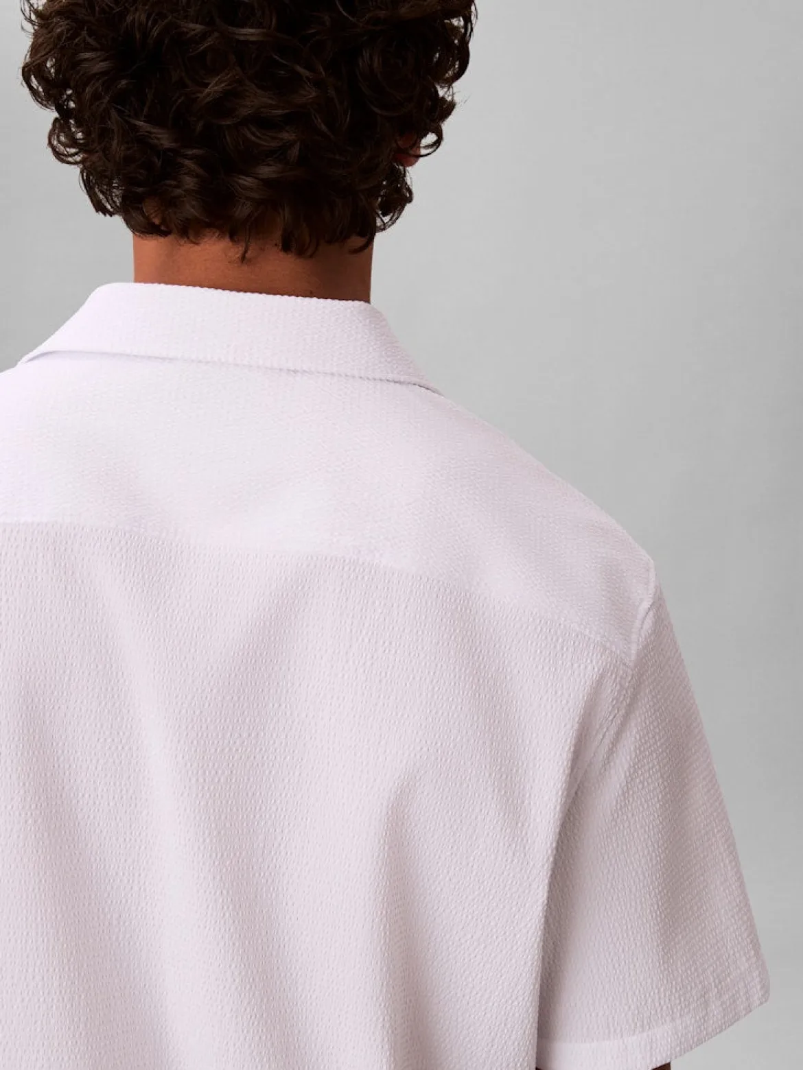 Calvin Klein Menswear miesten paita SS Solid Seersucker Classic Shirt, valkoinen