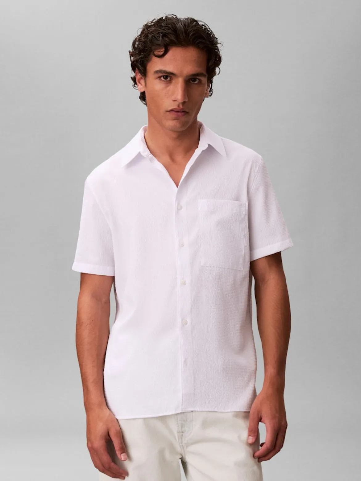 Calvin Klein Menswear miesten paita SS Solid Seersucker Classic Shirt, valkoinen