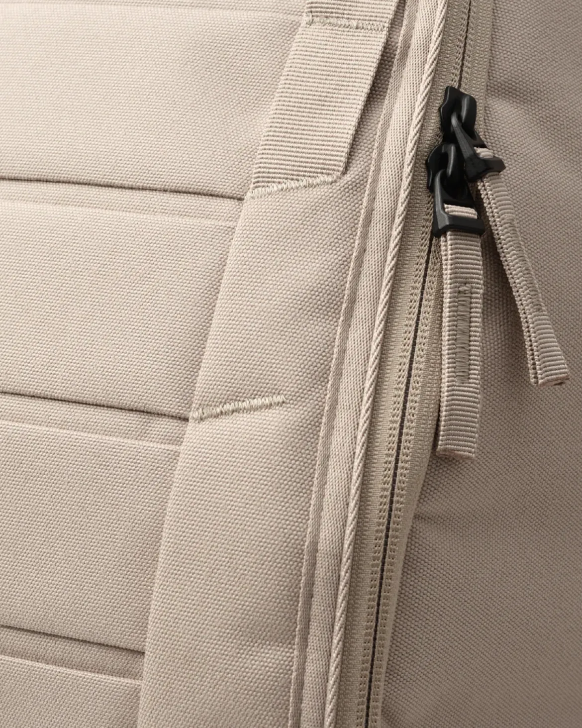 DB Unisex Reppu, HUGGER BACKPACK 25L NOS Beige