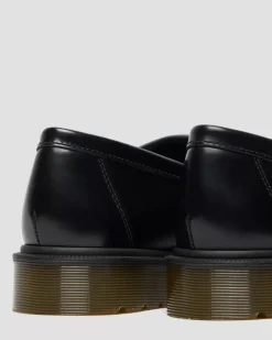 Dr. Martens miesten loaferit Adrian Tassel Loafer, musta