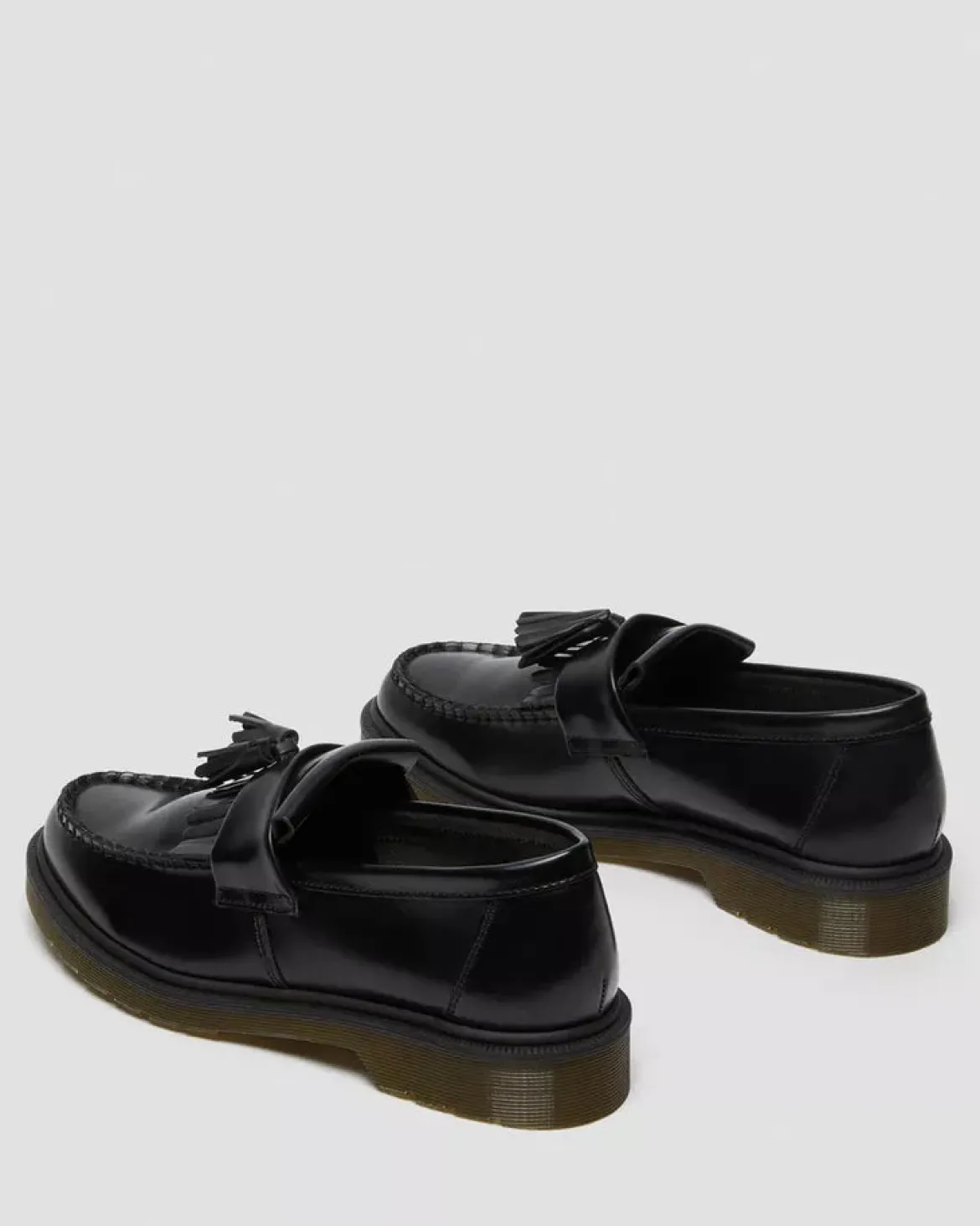 Dr. Martens miesten loaferit Adrian Tassel Loafer, musta
