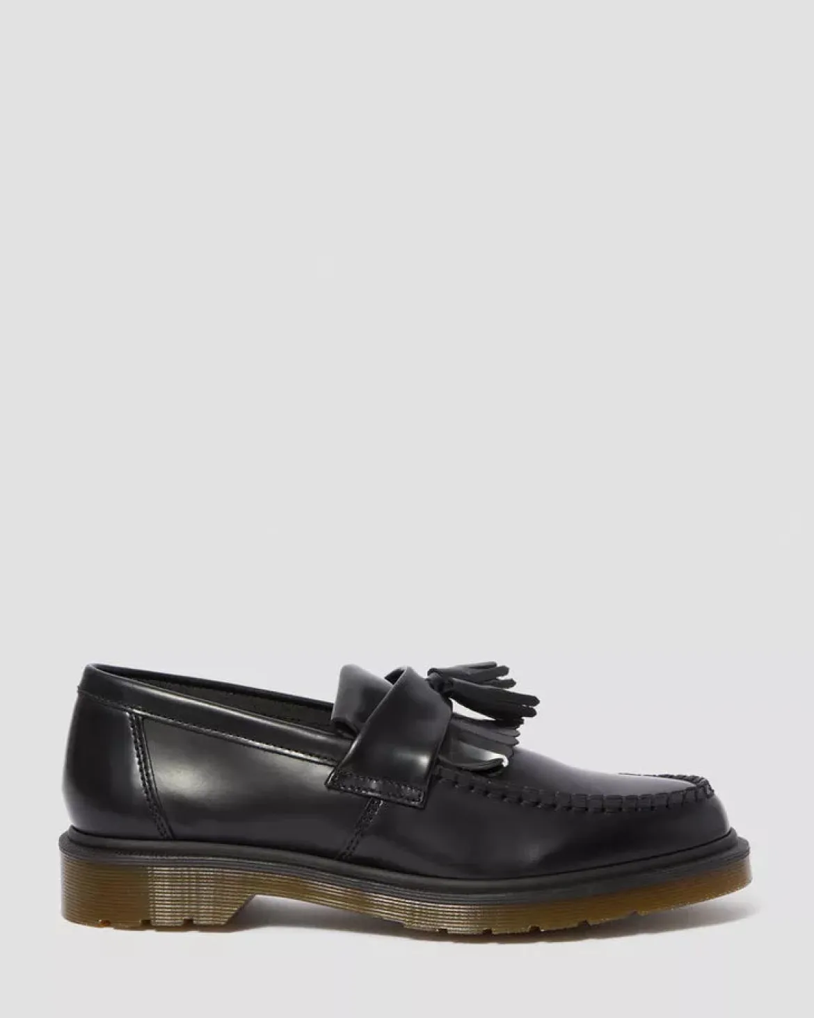 Dr. Martens miesten loaferit Adrian Tassel Loafer, musta