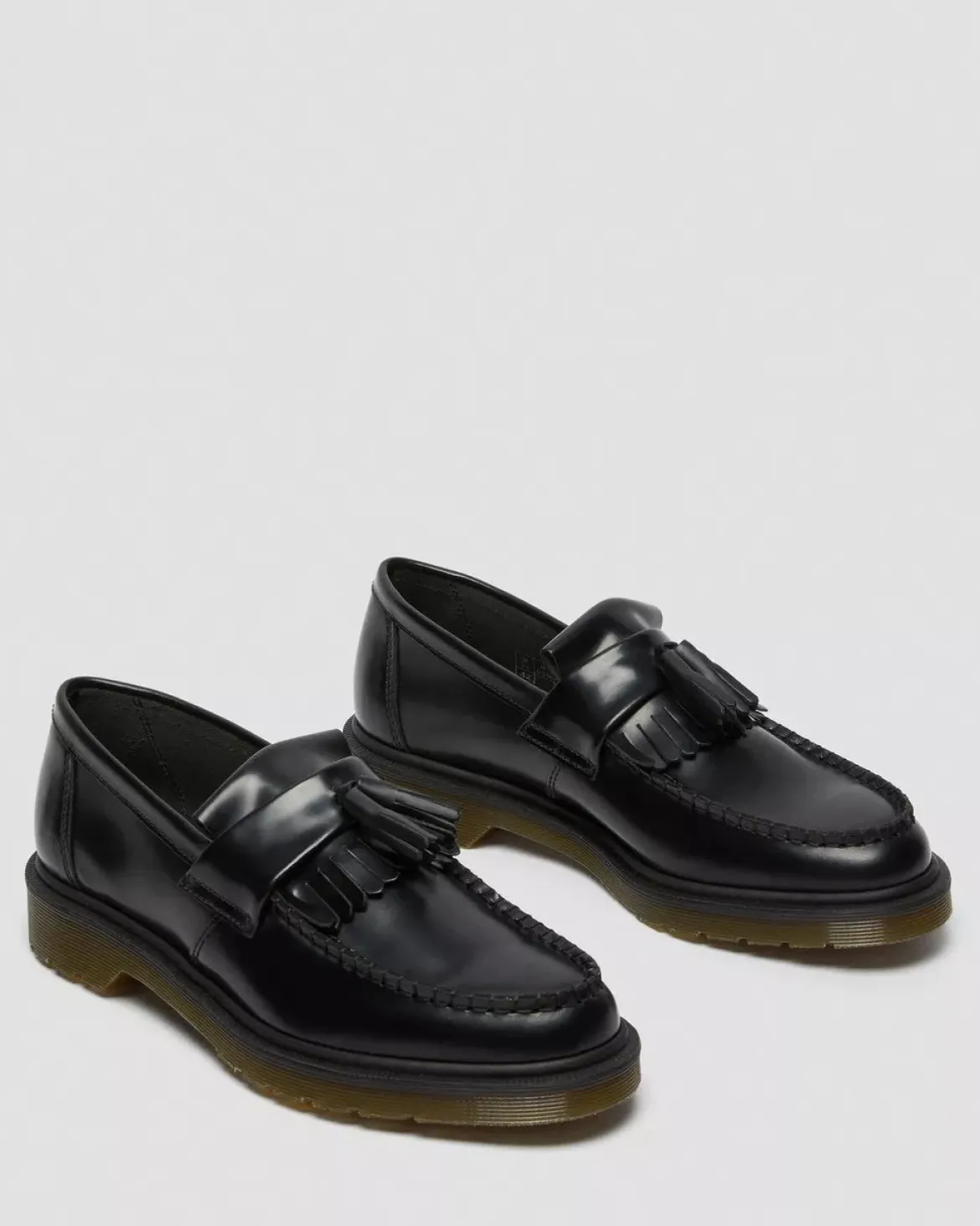Dr. Martens miesten loaferit Adrian Tassel Loafer, musta