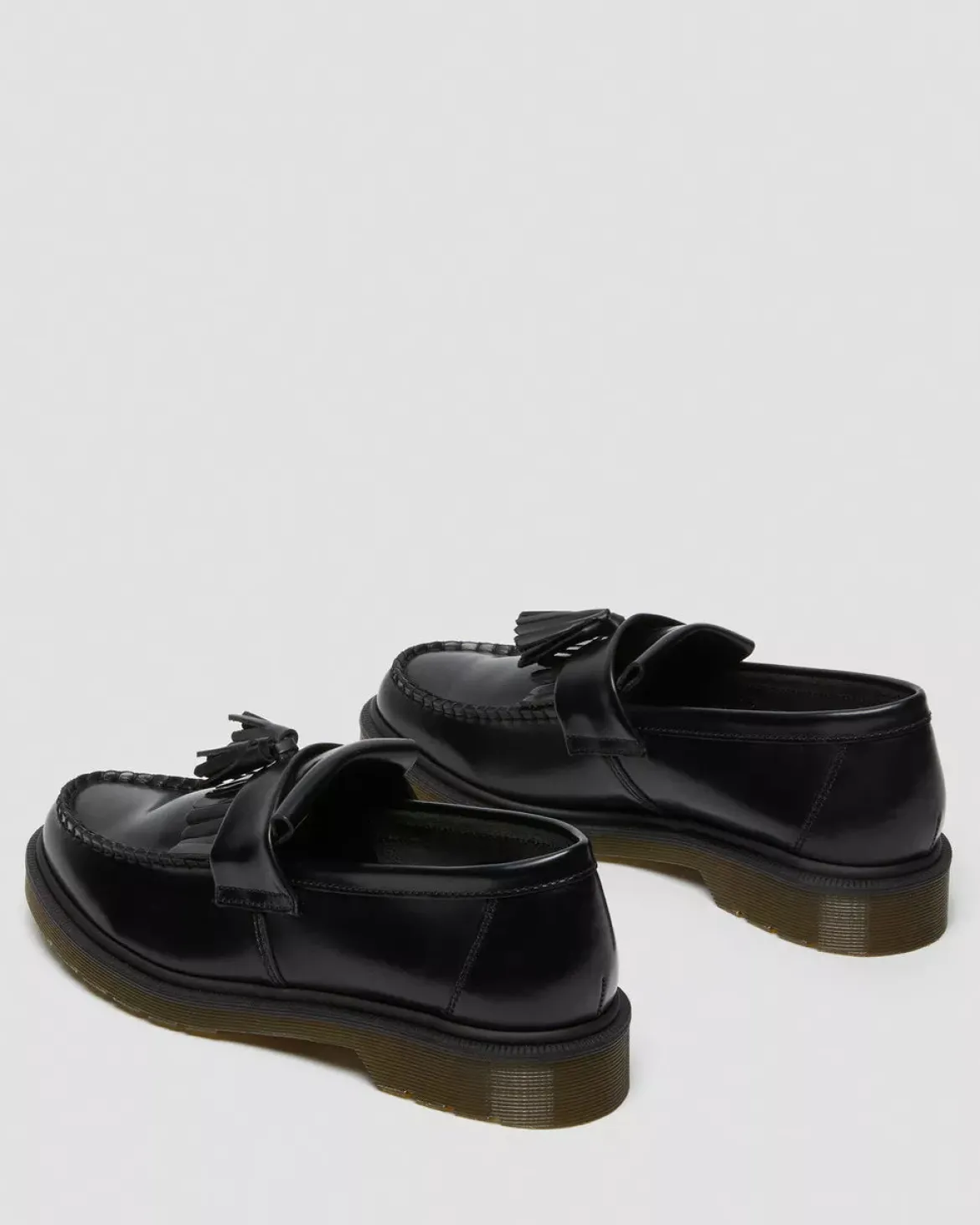 Dr. Martens naisten loaferit Adrian Tassel Loafer Mono Black Smooth, musta