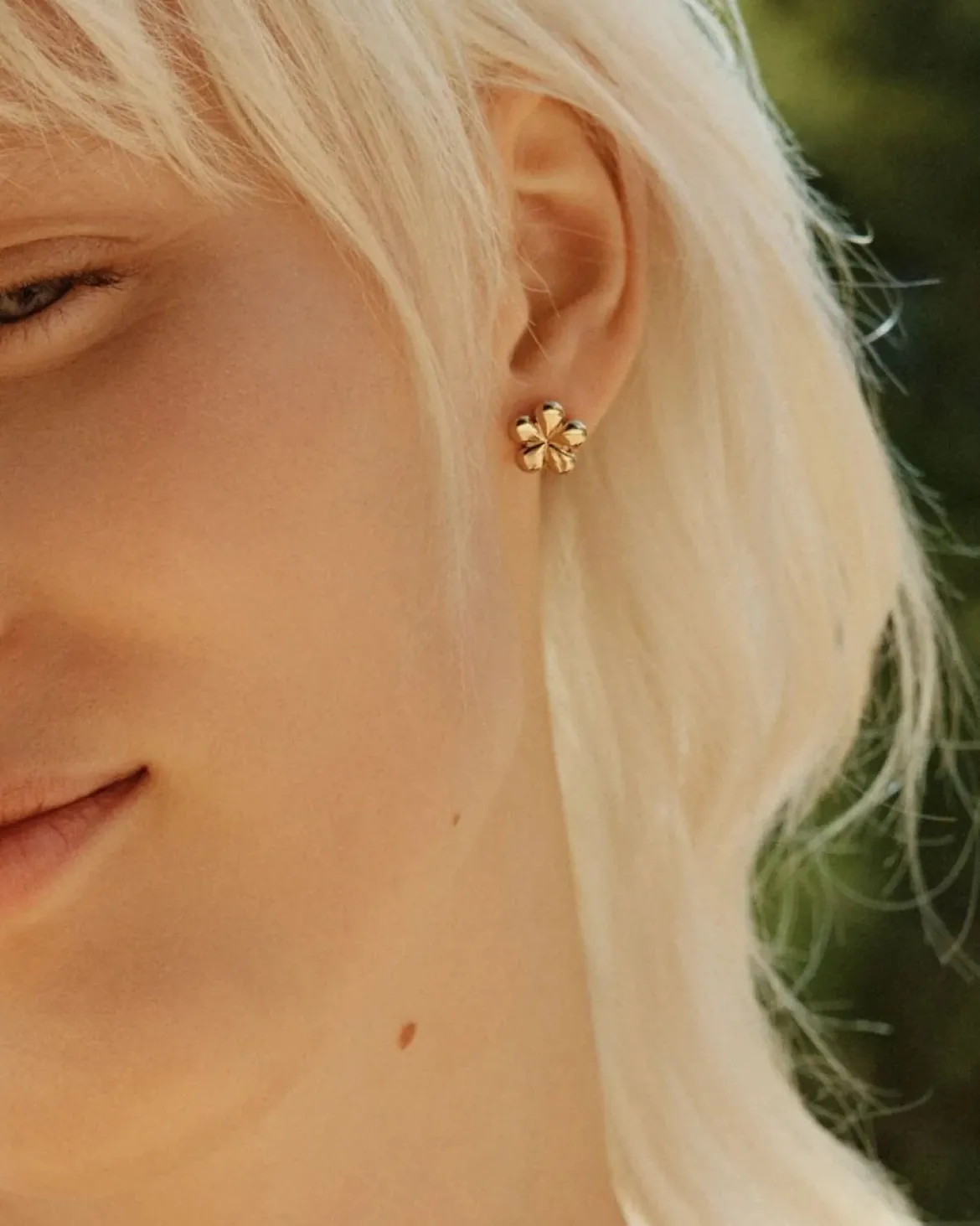Edblad korvakorut Daisy Studs Gold, Gold pleated