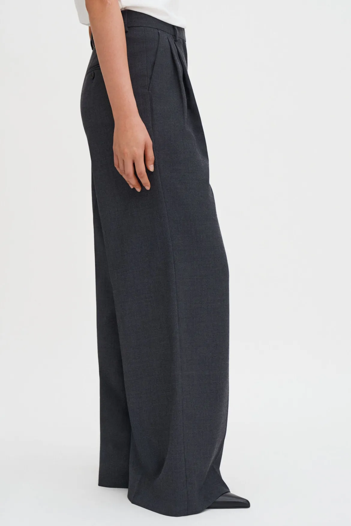 Filippa K naisten housut Darcey Wool Trousers, meleerattu grafiitti
