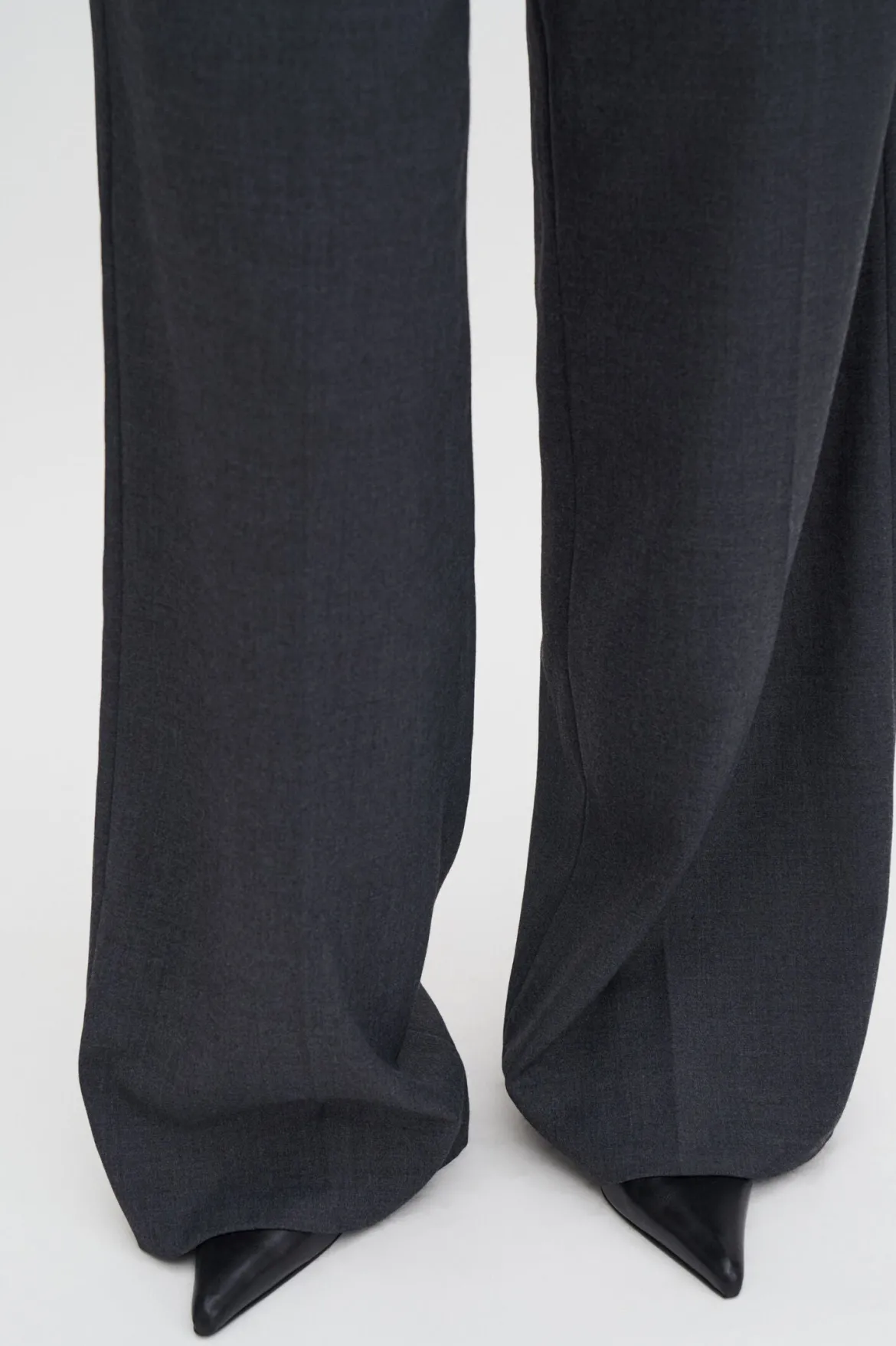 Filippa K naisten housut Darcey Wool Trousers, meleerattu grafiitti