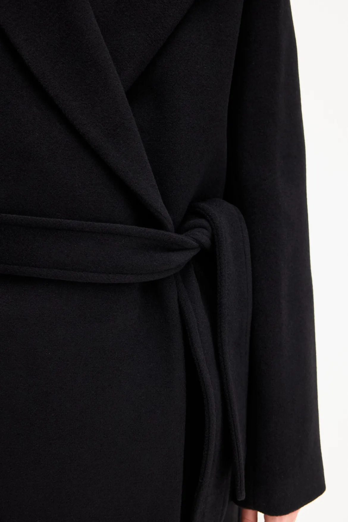 Filippa K naisten villakangastakki Charlotte Wool Belted Coat, musta