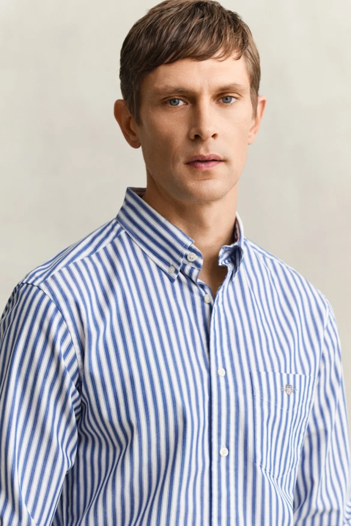 Gant miesten kauluspaita Regular Fit Classic Striped Poplin Shirt, raidallinen sininen