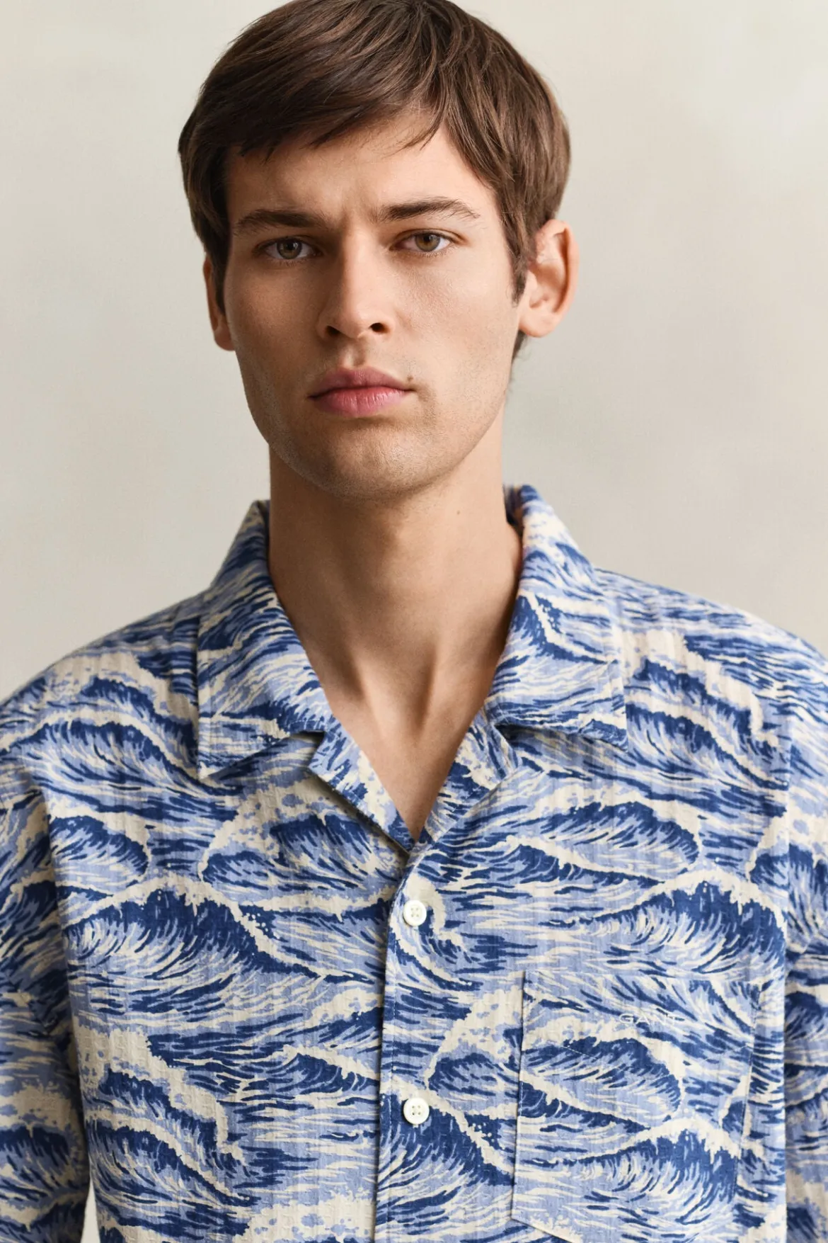 Gant miesten lyhythihainen kauluspaita Relaxed Fit Short Sleeve Shirt, sininen kuosi