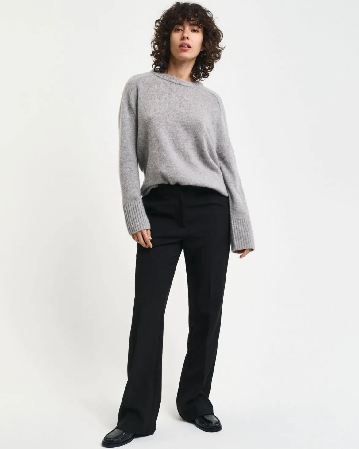 Gant Naisten Housut, SLIM FLARE SLACK Musta