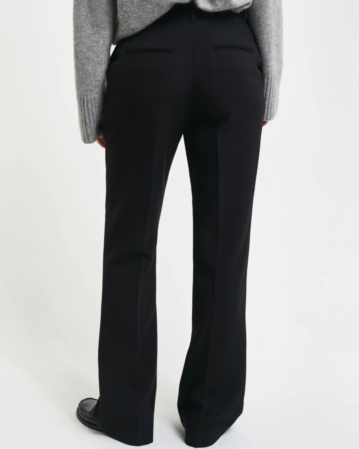 Gant Naisten Housut, SLIM FLARE SLACK Musta