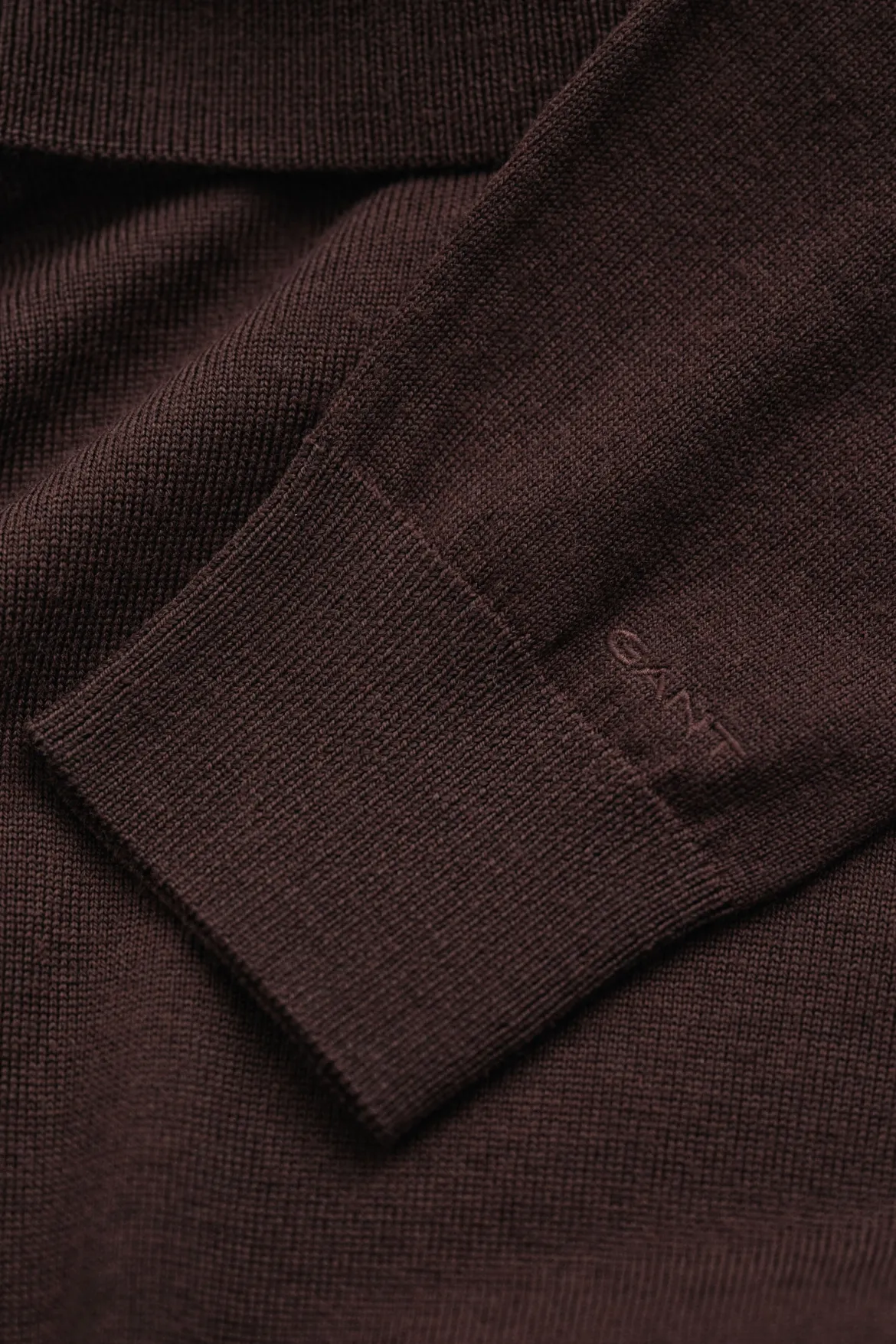 Gant naisten neulepusero Extra Fine Merino Wool Turtleneck, tummanruskea