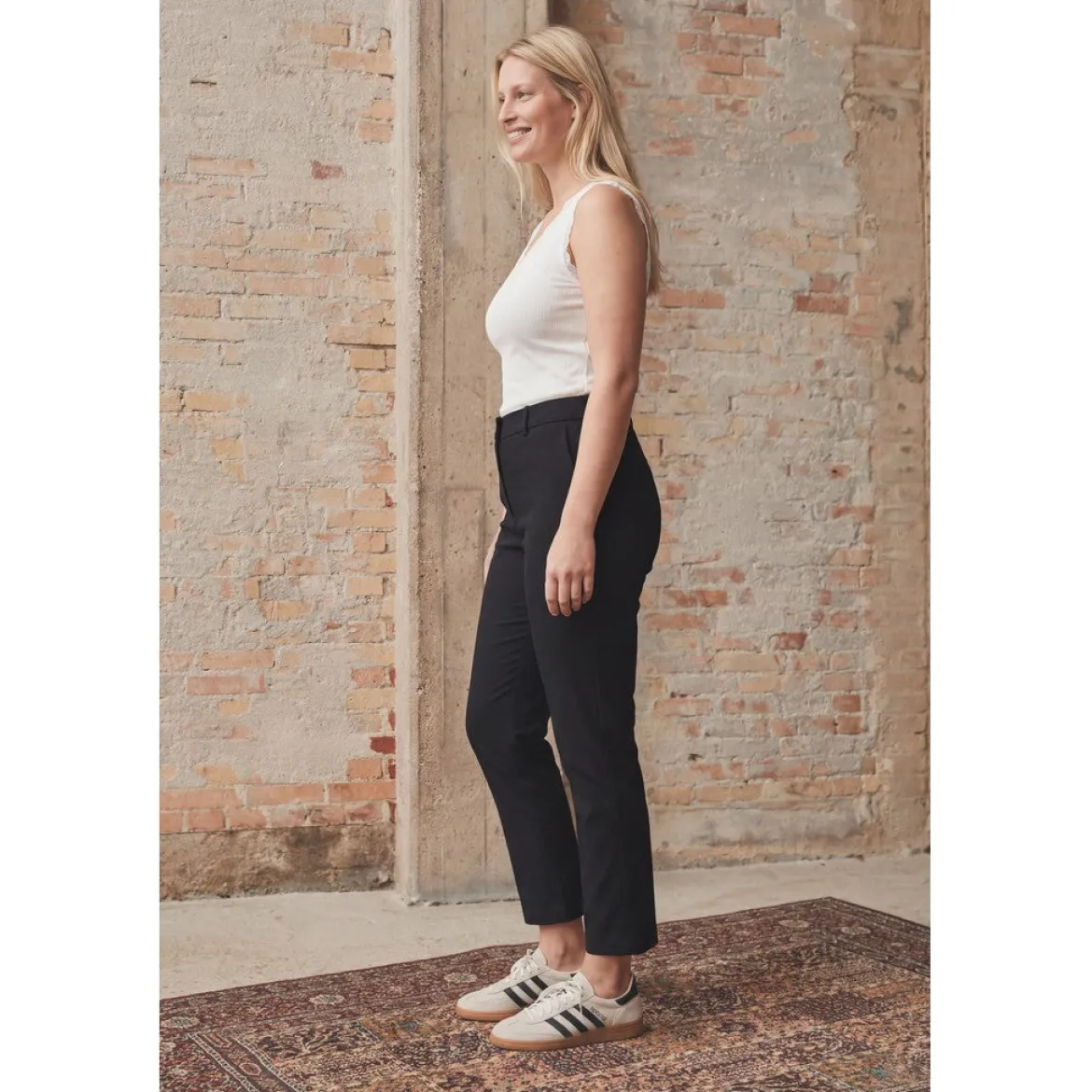 Isay naisten housut Chino Pant, musta