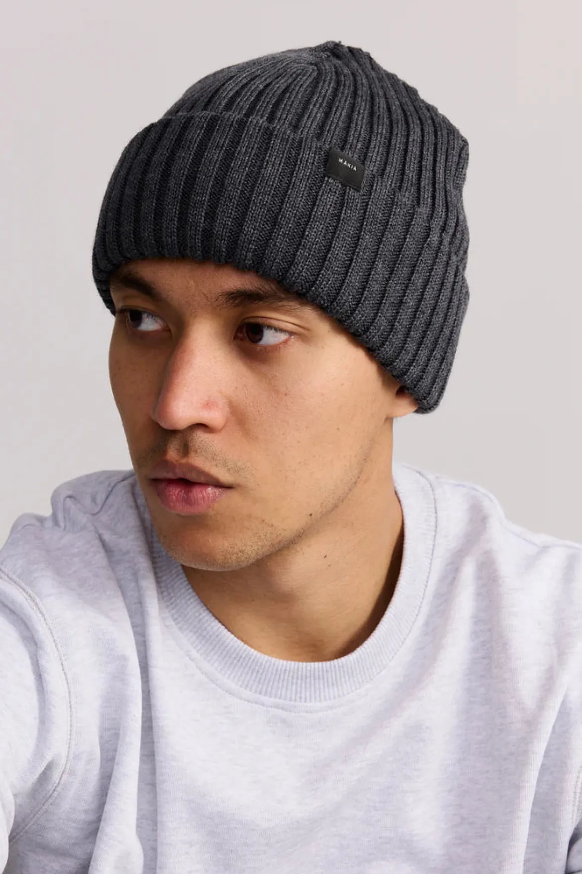 Makia Miesten Pipo, EERIK BEANIE Tummanharmaa