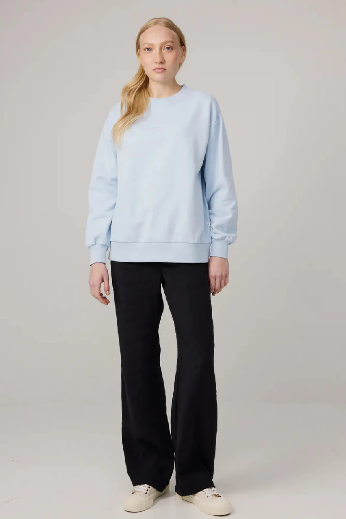 Makia naisten collegepaita Makia Sweatshirt, vaaleansininen