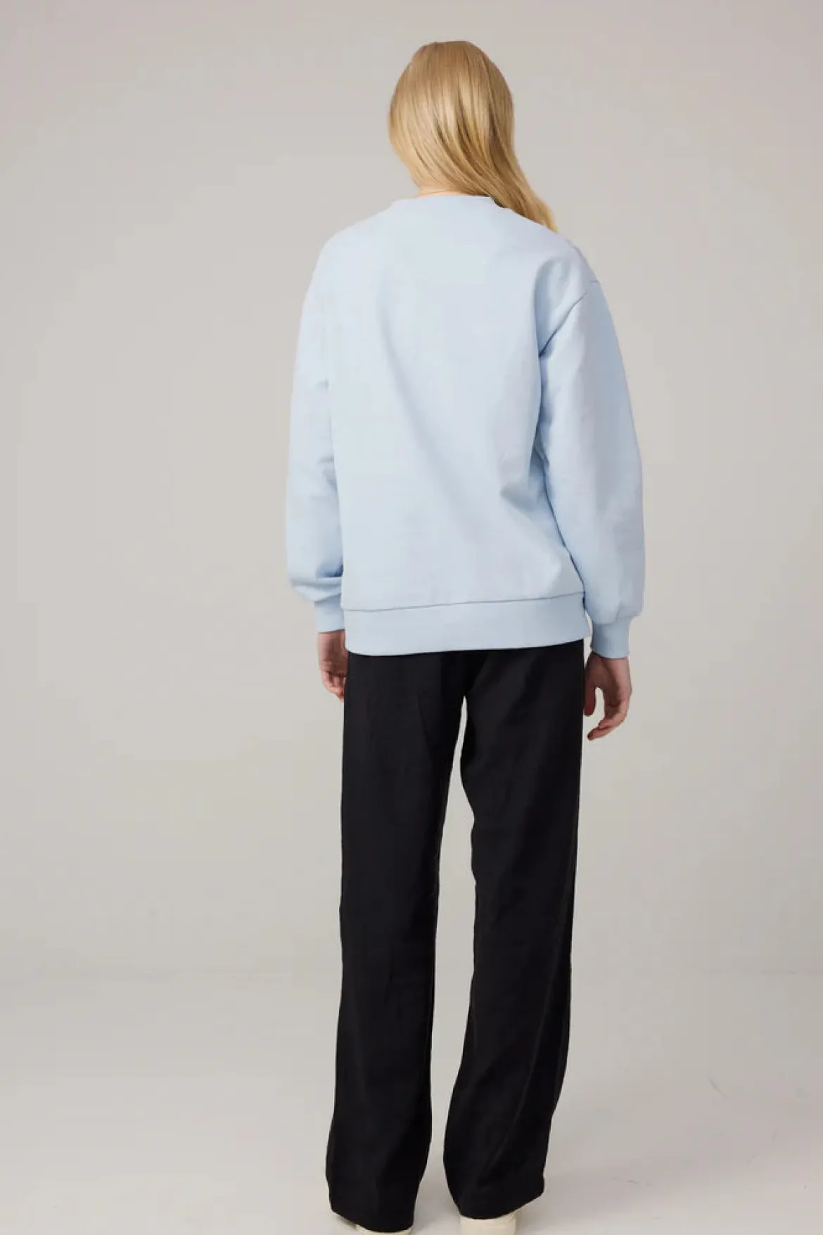 Makia naisten collegepaita Makia Sweatshirt, vaaleansininen