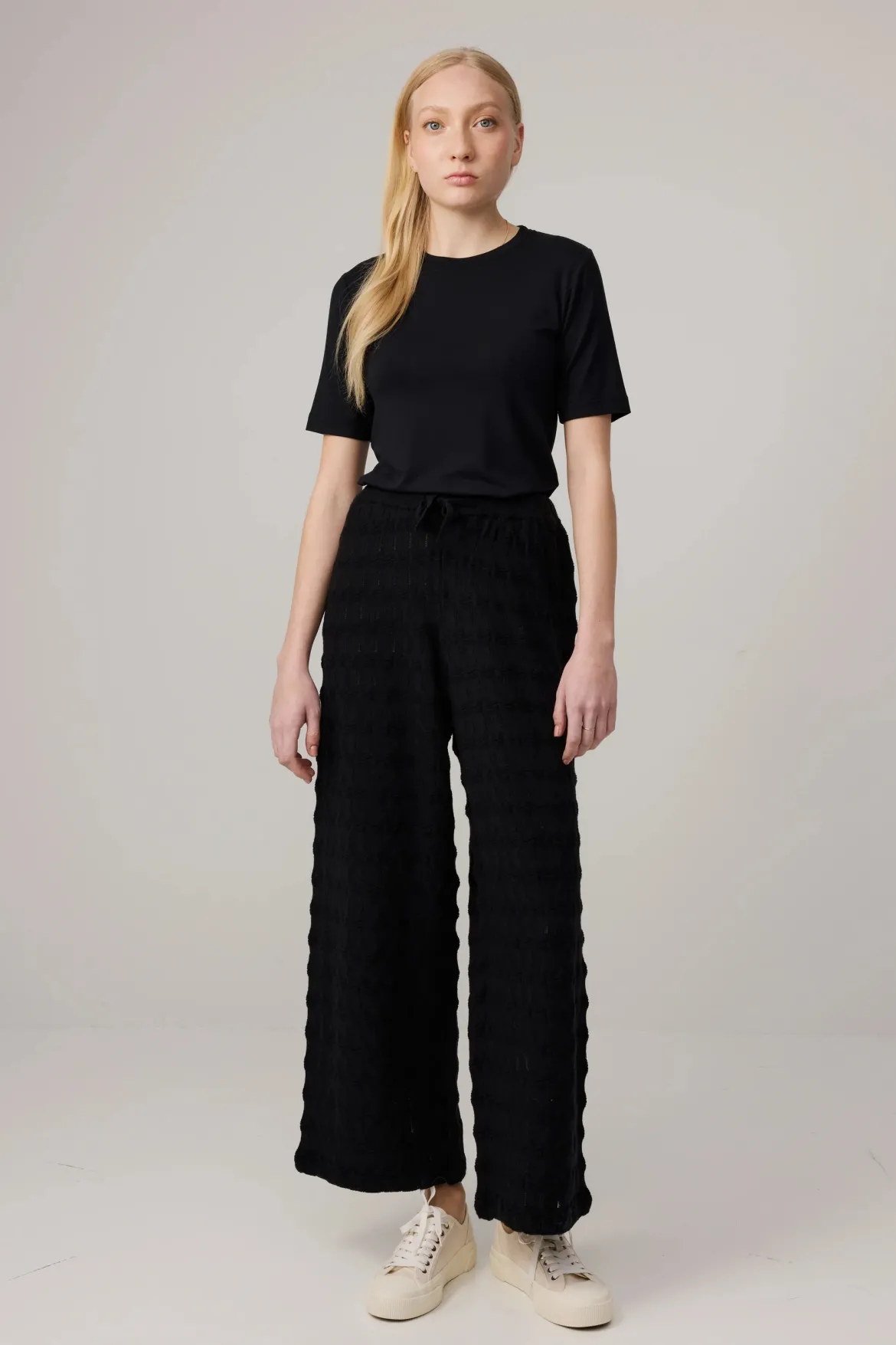Makia naisten housut Marie Knitted Pants, musta