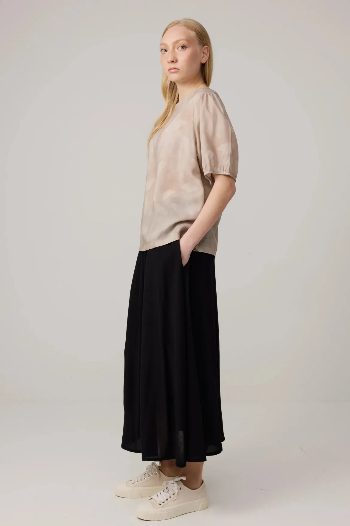 Makia naisten Puserot Papillone Blouse, Hiekka