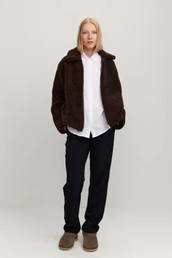 Makia naisten teddytakki Miisa Jacket, tummanruskea