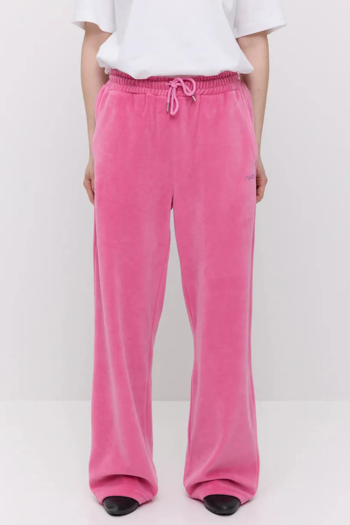 Makia x Nylon Beat collegehousut Nylon Trousers, vaaleanpunainen