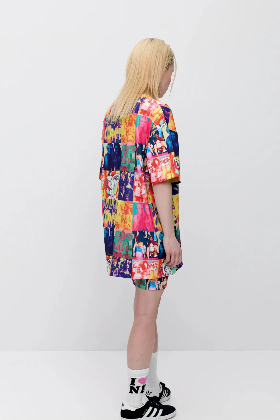 Makia x Nylon Beat t-paita Nylon Oversize T-shirt, monivärinen kuosi