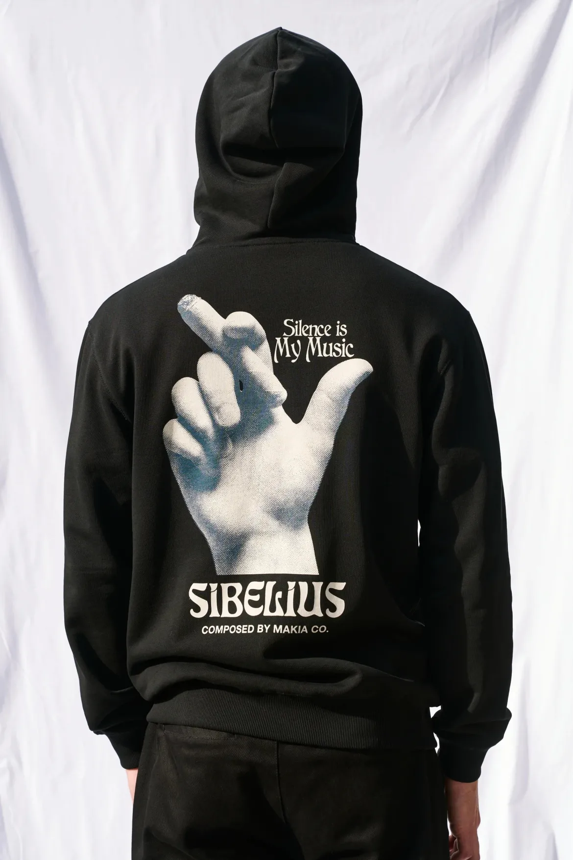 Makia x Sibelius miesten huppari Sibelius Silence Zip Hooded Sweatshirt, musta