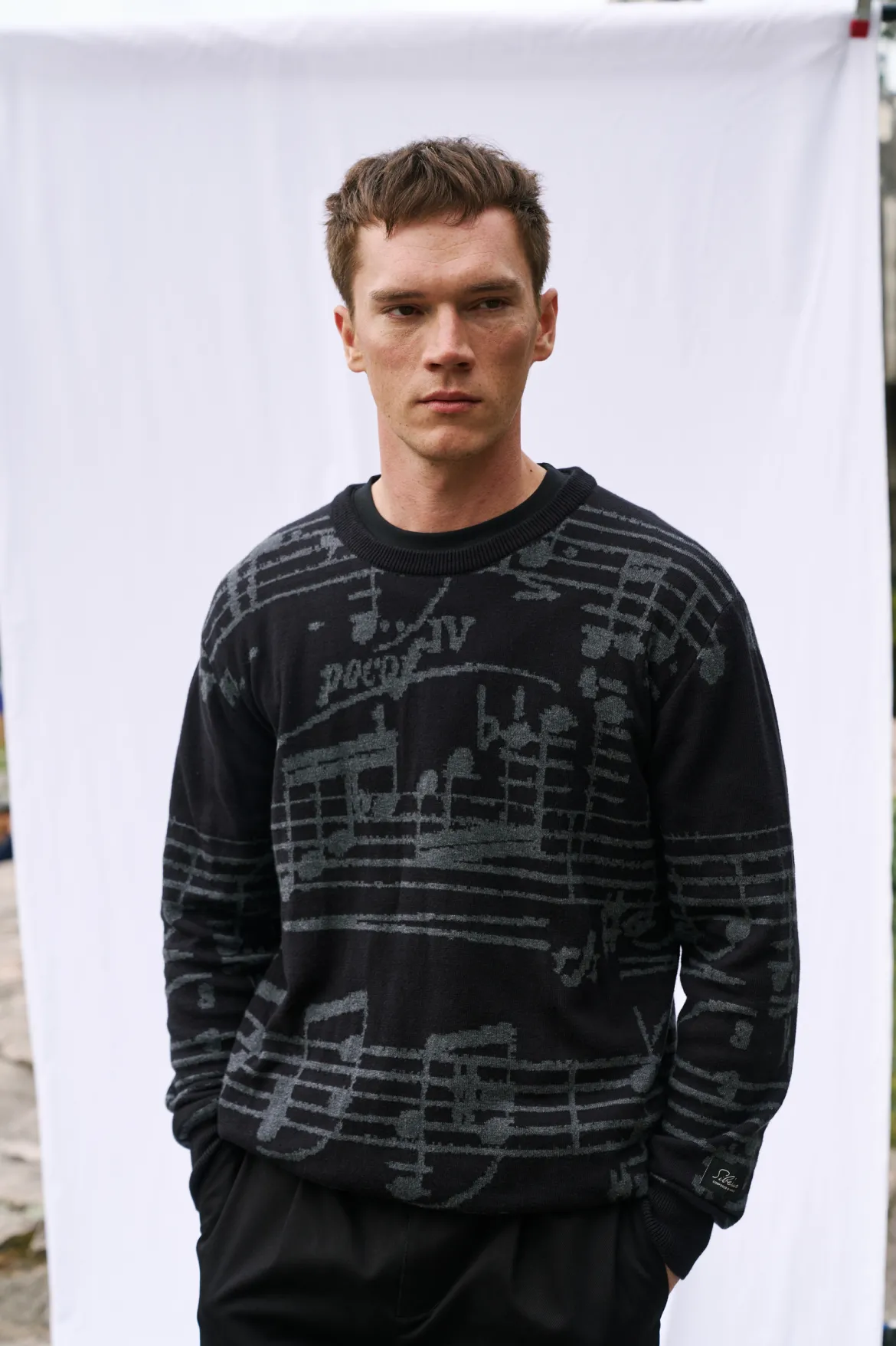 Makia x Sibelius miesten neulepusero Sibelius Note Knit, musta