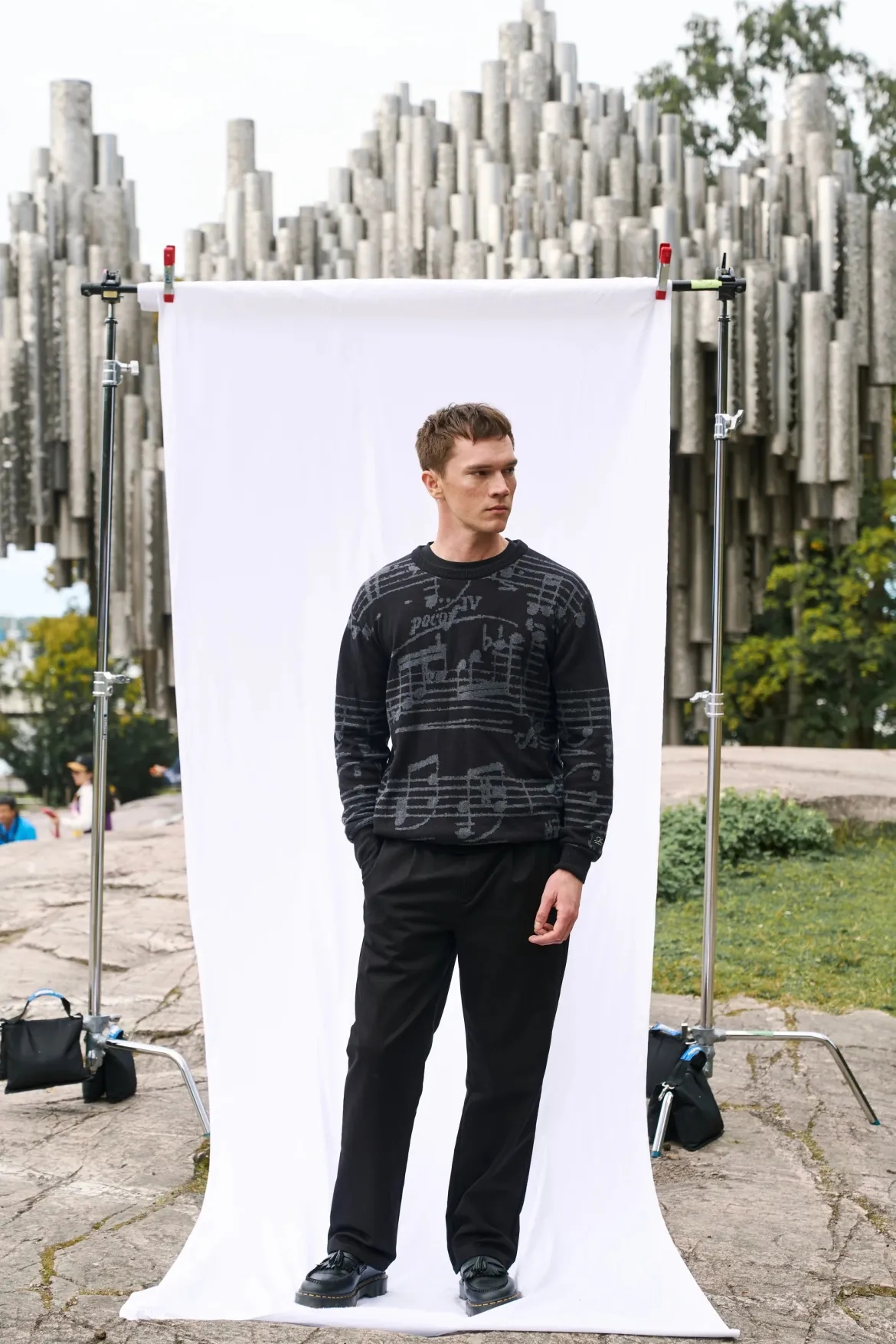 Makia x Sibelius miesten neulepusero Sibelius Note Knit, musta
