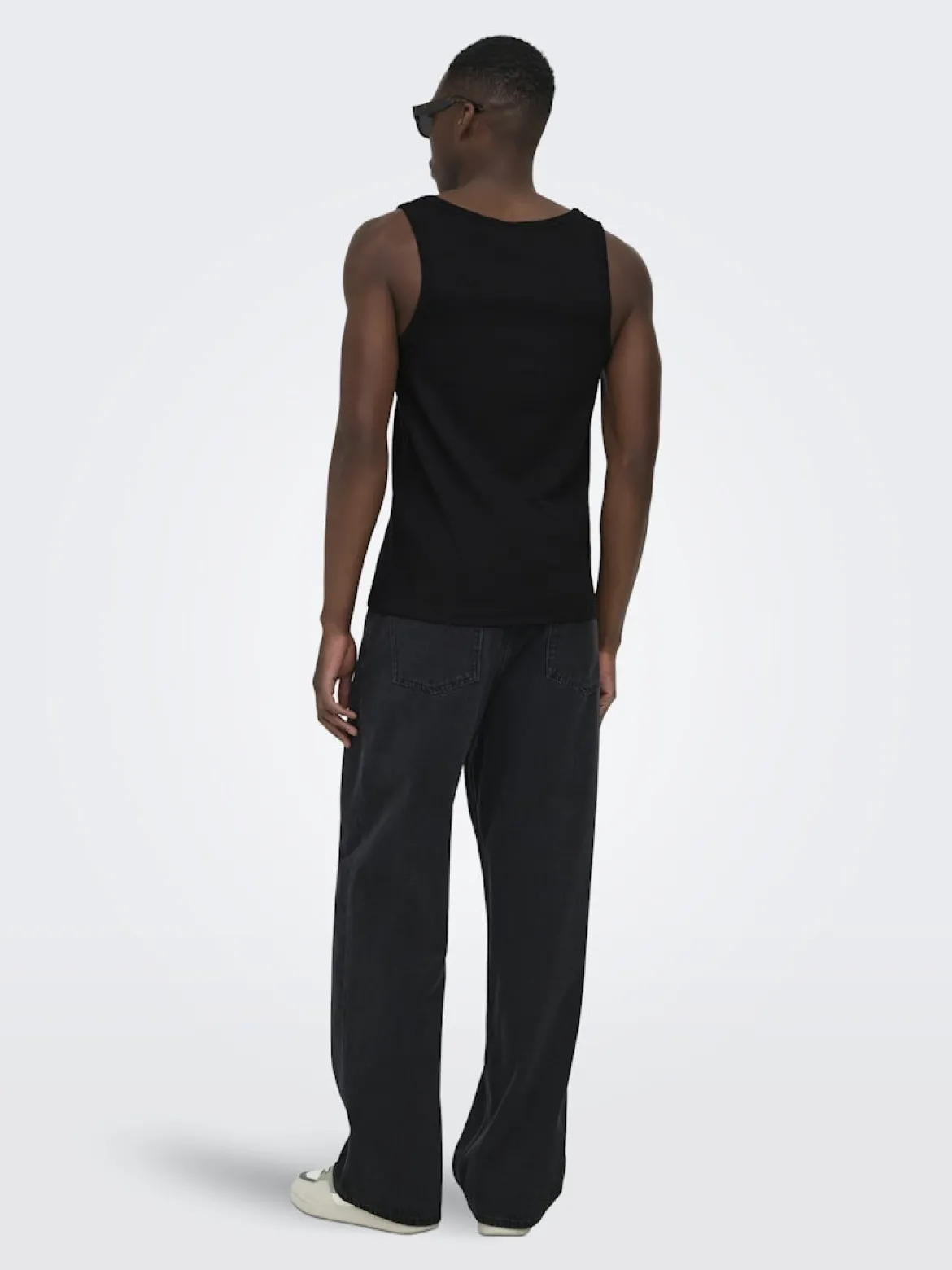 Only & Sons miesten hihaton paita ONSTanner, musta