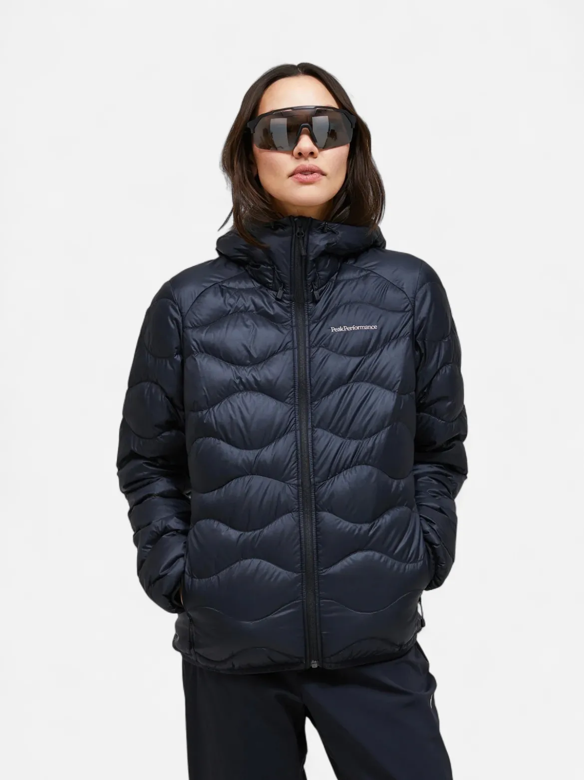 Peak Performance Naisten Kevytuntuvatakki, W Helium Down Hood Jacket Musta