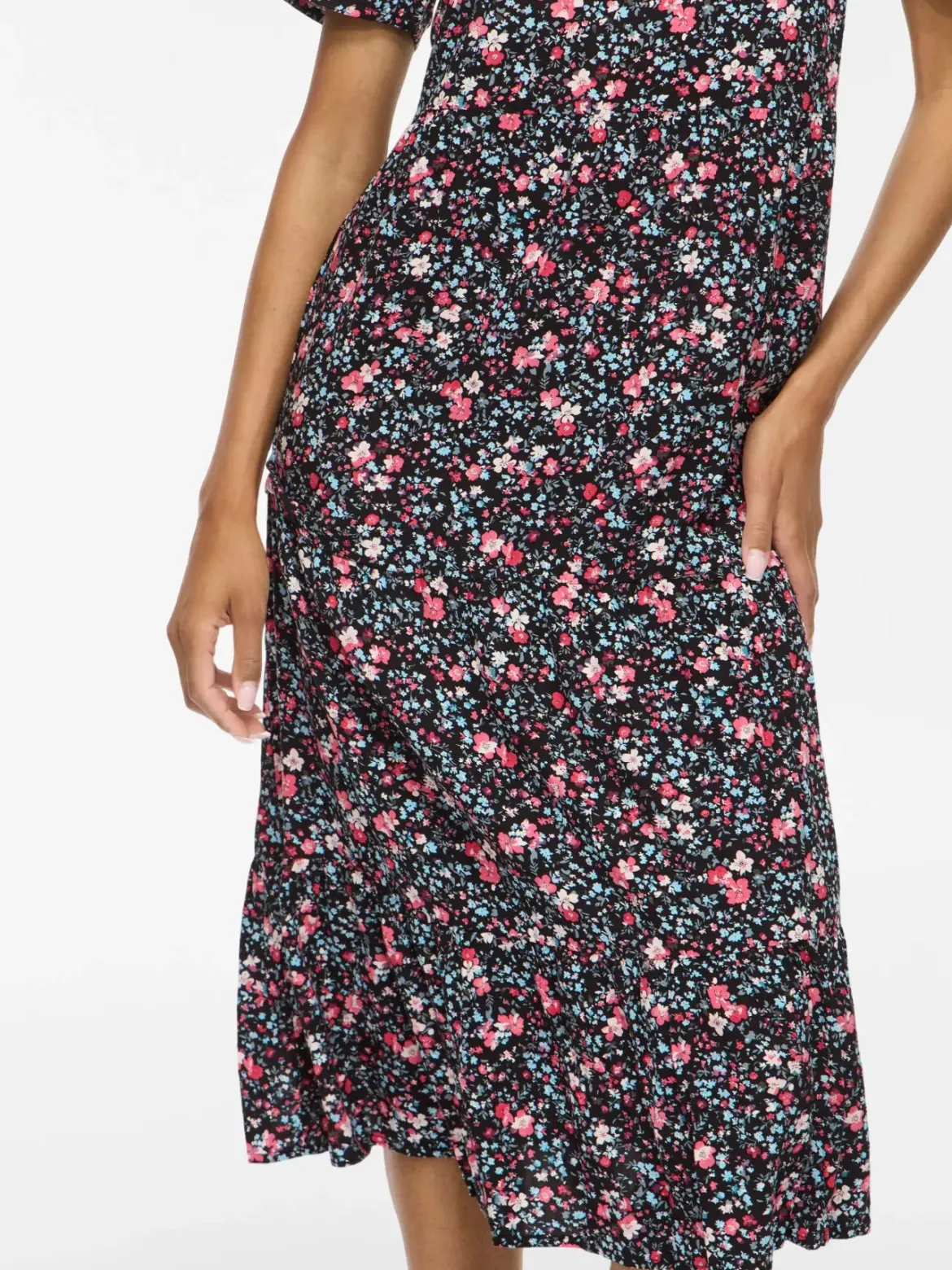 Vila mekko Vipaddina, Black Pink/Blue Flow
